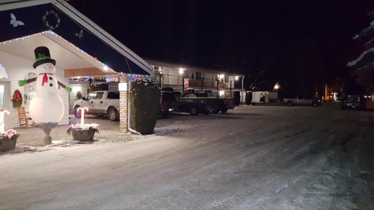 Anchor Riverfront Motel Сикамус Екстериор снимка