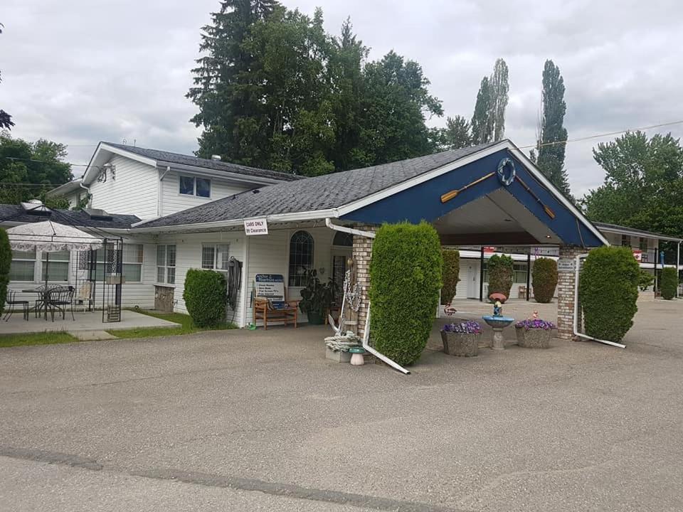 Anchor Riverfront Motel Сикамус Екстериор снимка