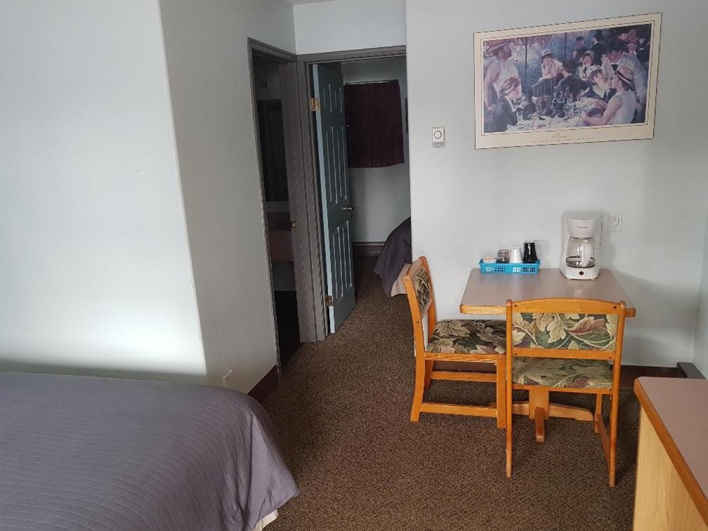 Anchor Riverfront Motel Сикамус Екстериор снимка