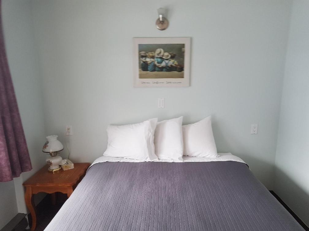 Anchor Riverfront Motel Сикамус Екстериор снимка