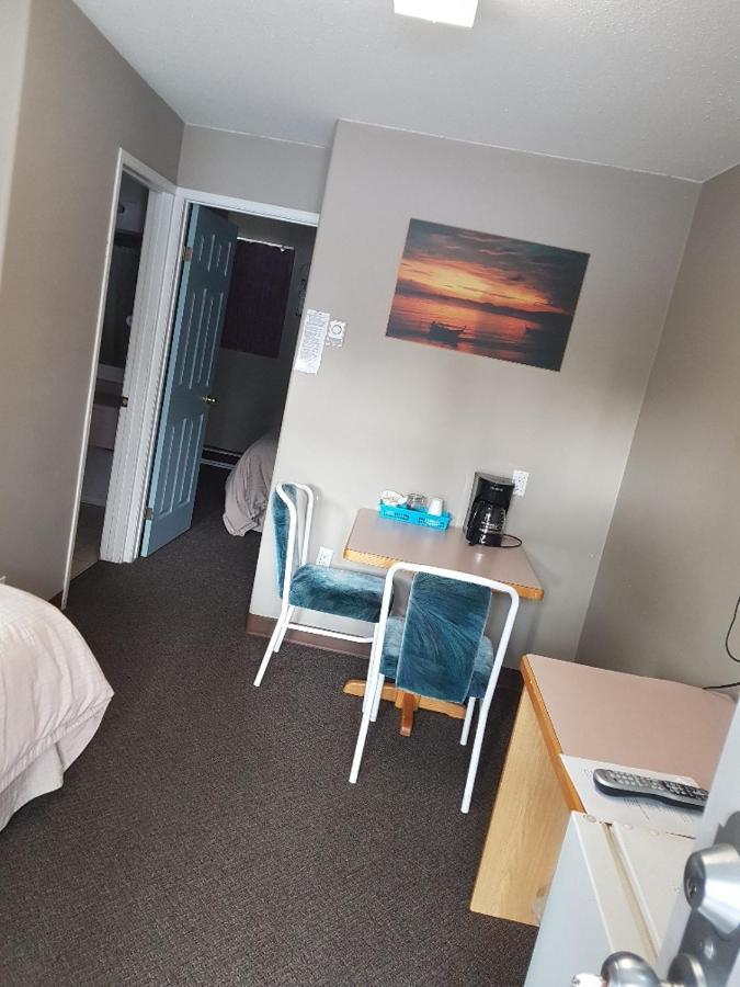 Anchor Riverfront Motel Сикамус Екстериор снимка