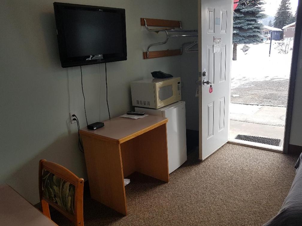 Anchor Riverfront Motel Сикамус Екстериор снимка